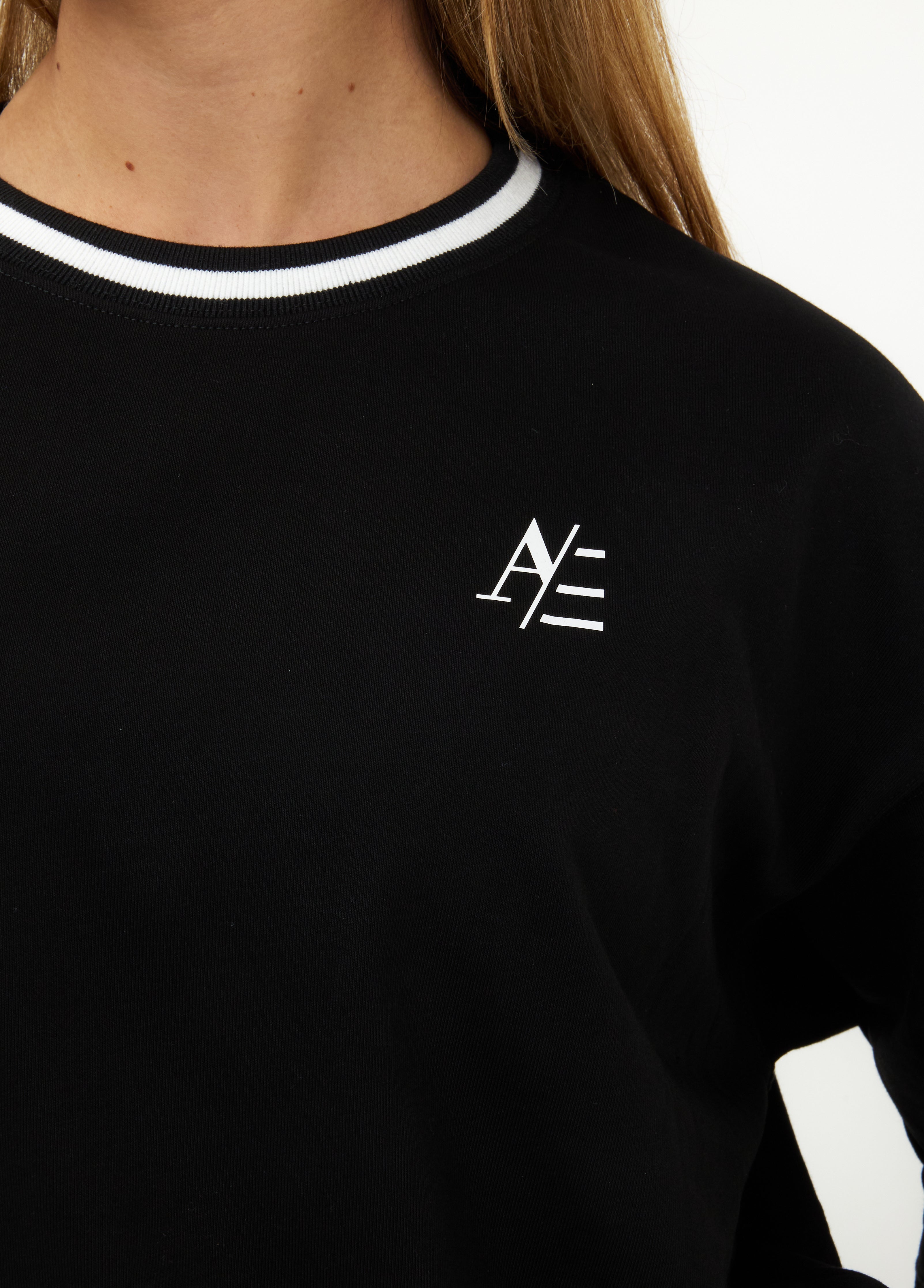 Ares Crewneck Top Black